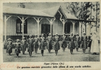 Nyeri (Africa Or.) UN grazioso esercizio ginnastico delle allieve di una scuola cattolica