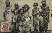 nil (group of young Swahili girls)