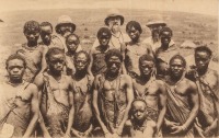 Paroissiens de Kabale avec leurs Missionnaires